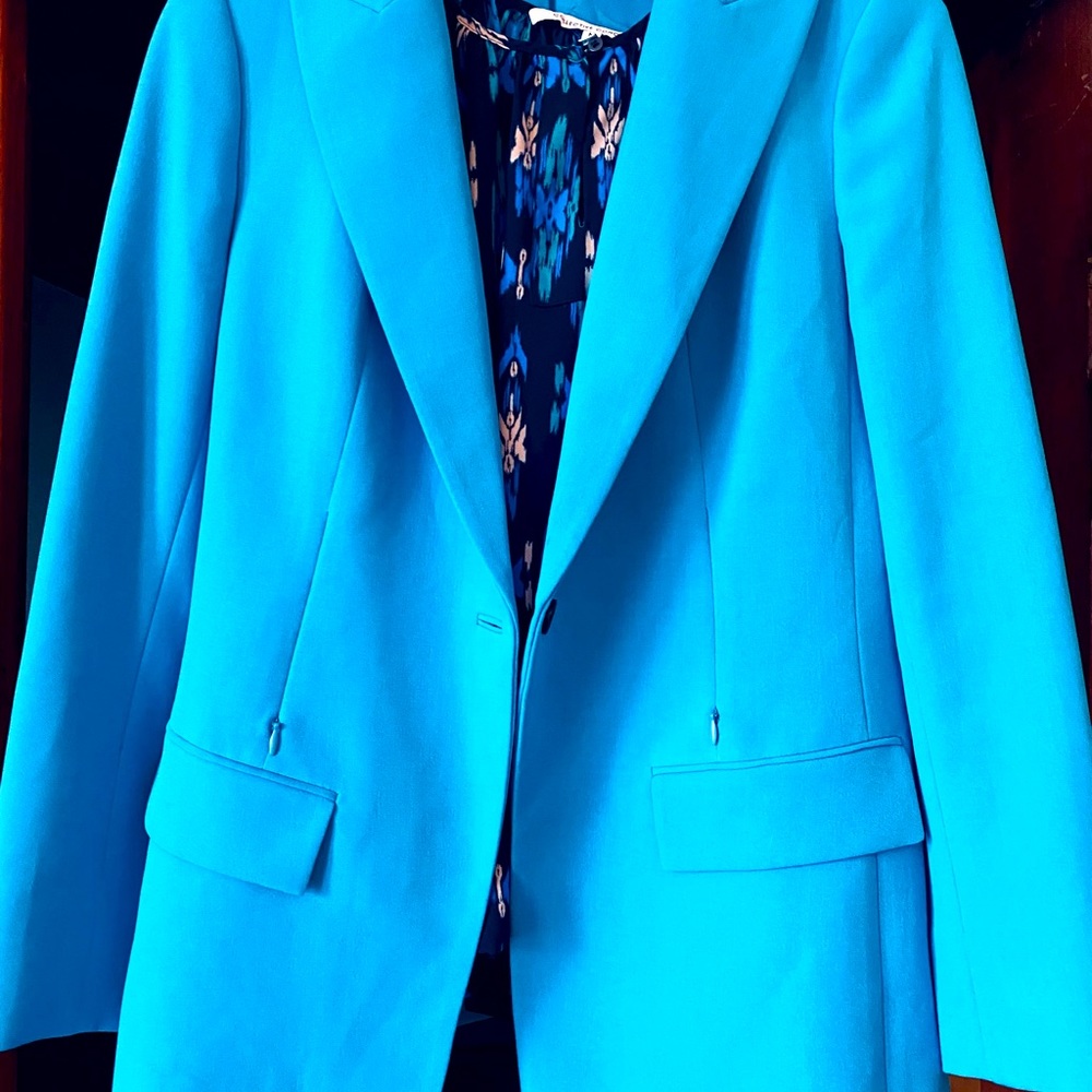 Size 8 Blazer Beautiful Color